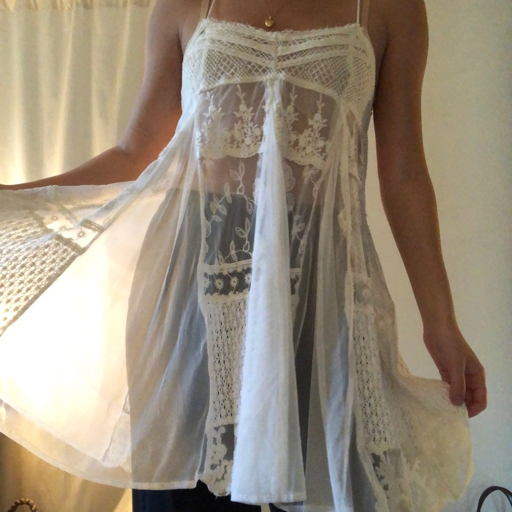 Sheer flowy cover up!! 🧺🤍🐚
